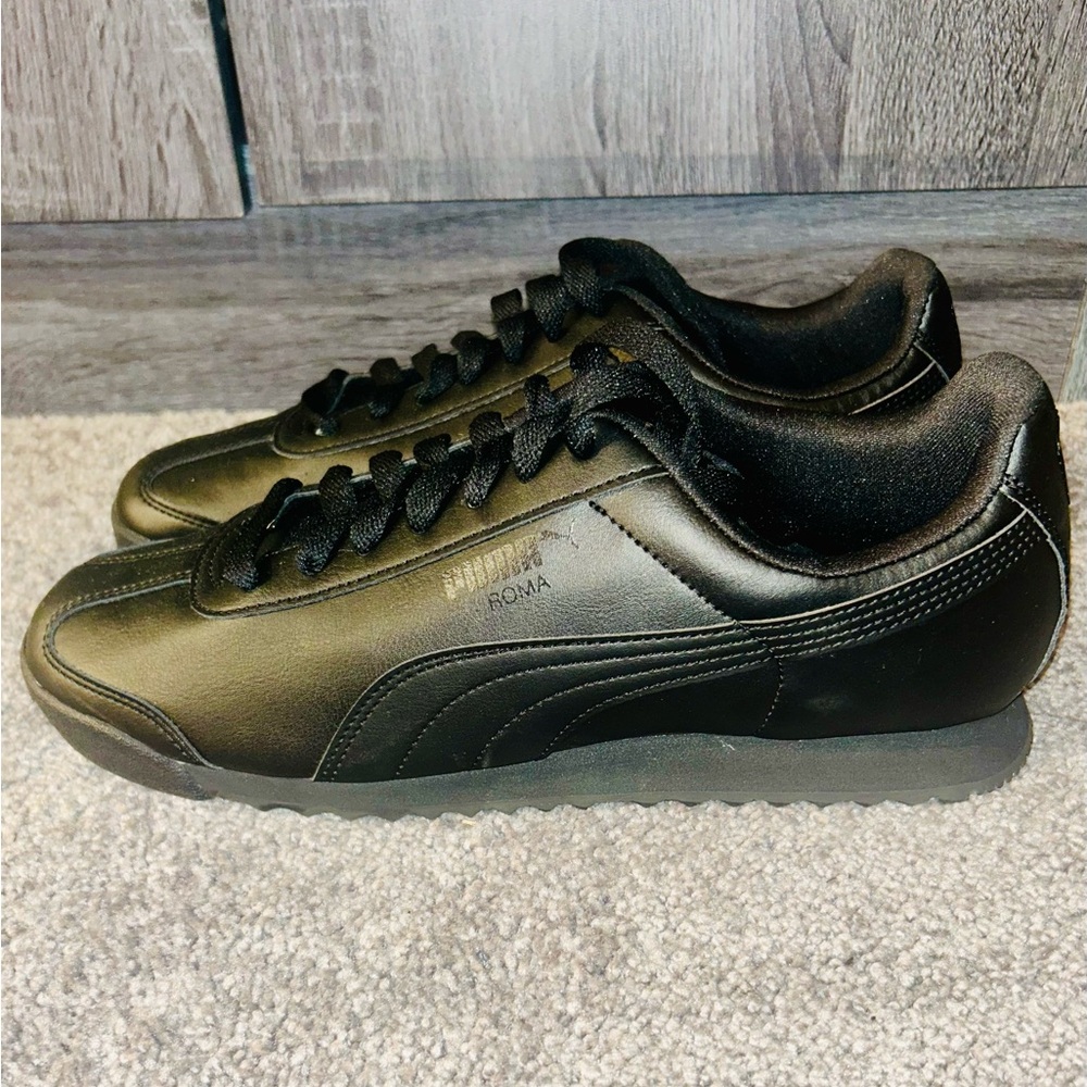 Puma Men's Black Roma Sneakers (never worn)